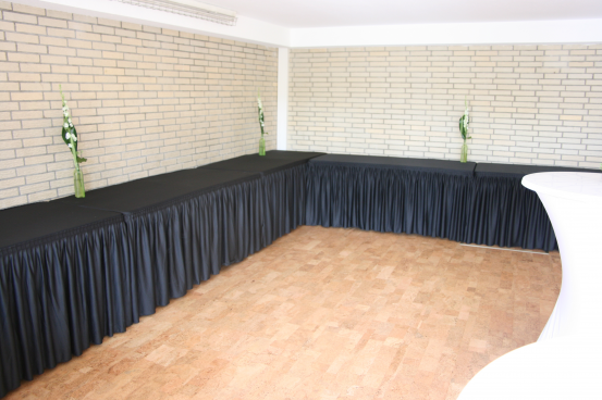 Buffetttisch Skirting schwarz