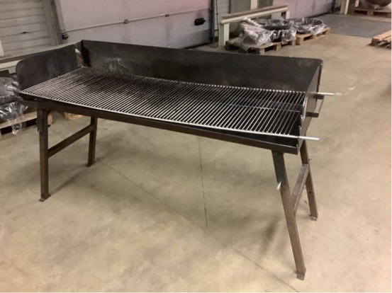 Holzkohlegrill XXXL