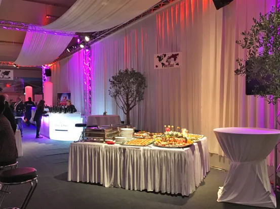 Buffetttisch Skirting wei&szlig;