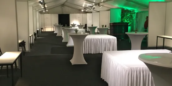 Teppichfliesen  1x1m schwarz