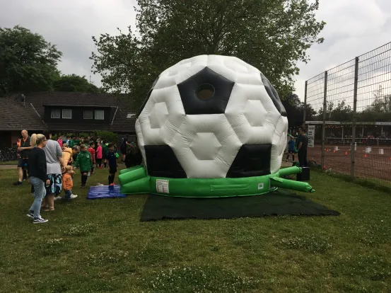 H&uuml;pfburg Fussball 