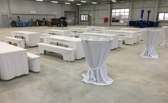 Wurfhussen Bank wei&szlig;