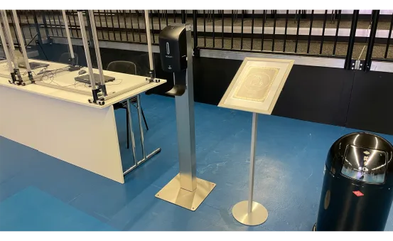 Desinfektionss&auml;ule schwarz (automatisch)