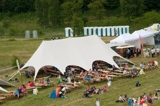 Sternzelt 3-Mast 21,70 x 12,60 Meter mit Boden