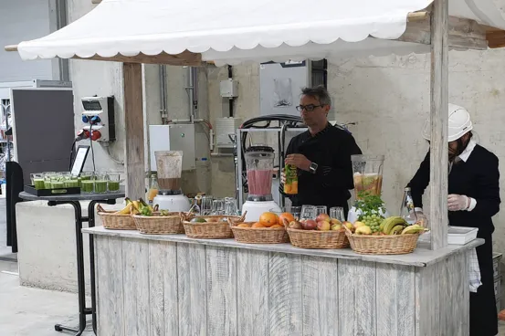 Buffet-Marktstand Wei&szlig;